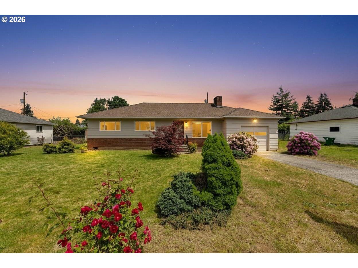 Property Photo:  107 NE 88th Ave  WA 98664 