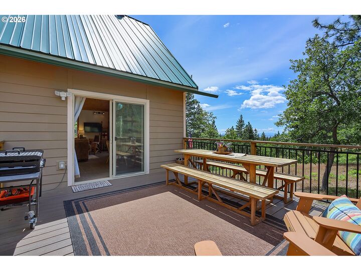 Property Photo:  51 Thompson Trl  WA 98620 