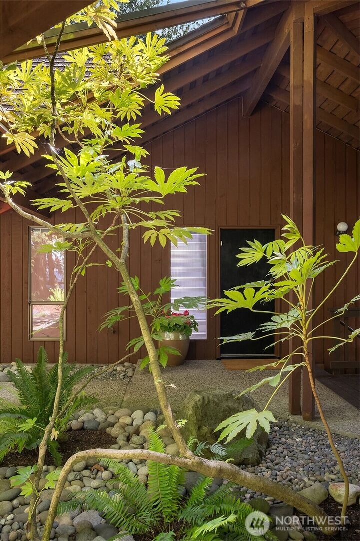 Property Photo:  5709  80th Avenue SE  WA 98040 