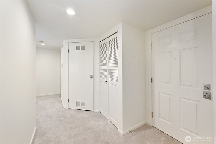 Property Photo:  1220  6th Avenue S B206  WA 98020 