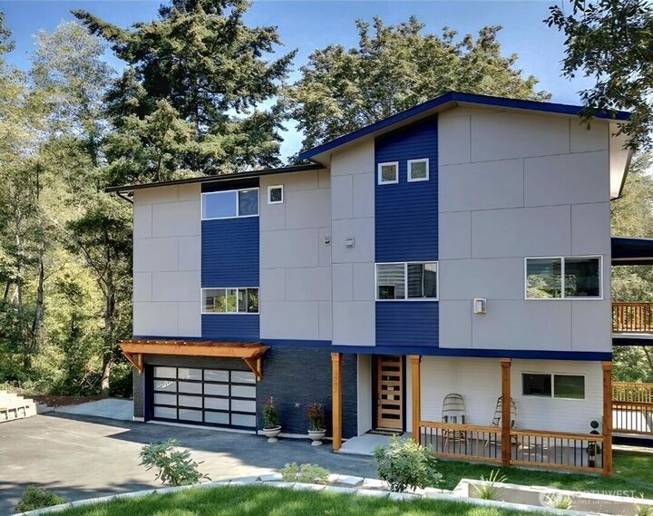 Property Photo:  5942  21st Avenue SW  WA 98106 
