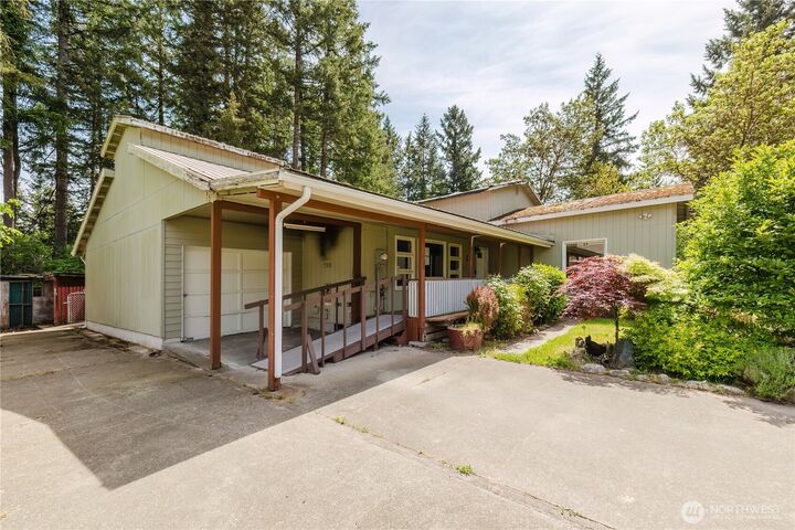Property Photo:  41 NE Salty Drive  WA 98528 