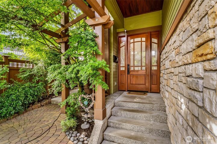Property Photo:  545  Holly Drive  WA 98020 