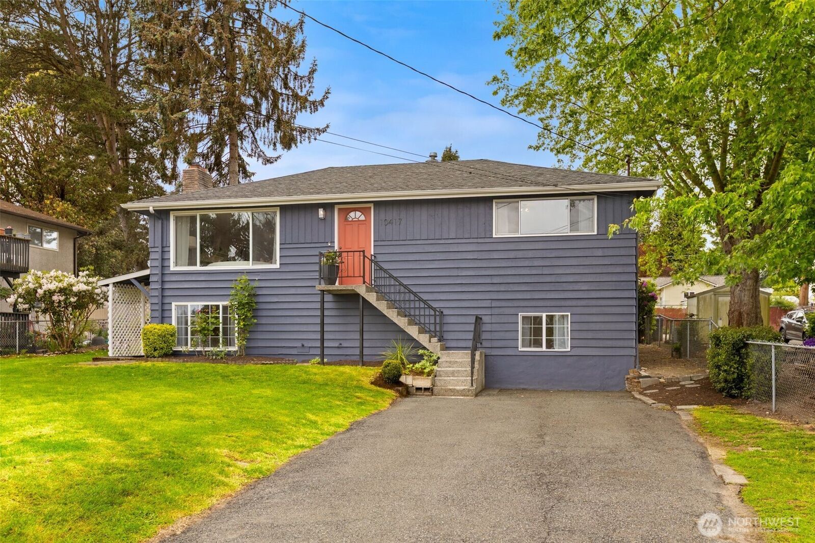 Property Photo: 10417 17th Avenue SW WA 98146