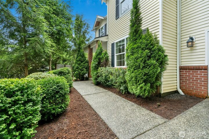 Property Photo: 11827 56th Avenue SE WA 98208