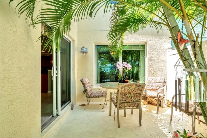 Property Photo:  1543 Par Court  FL 32966 
