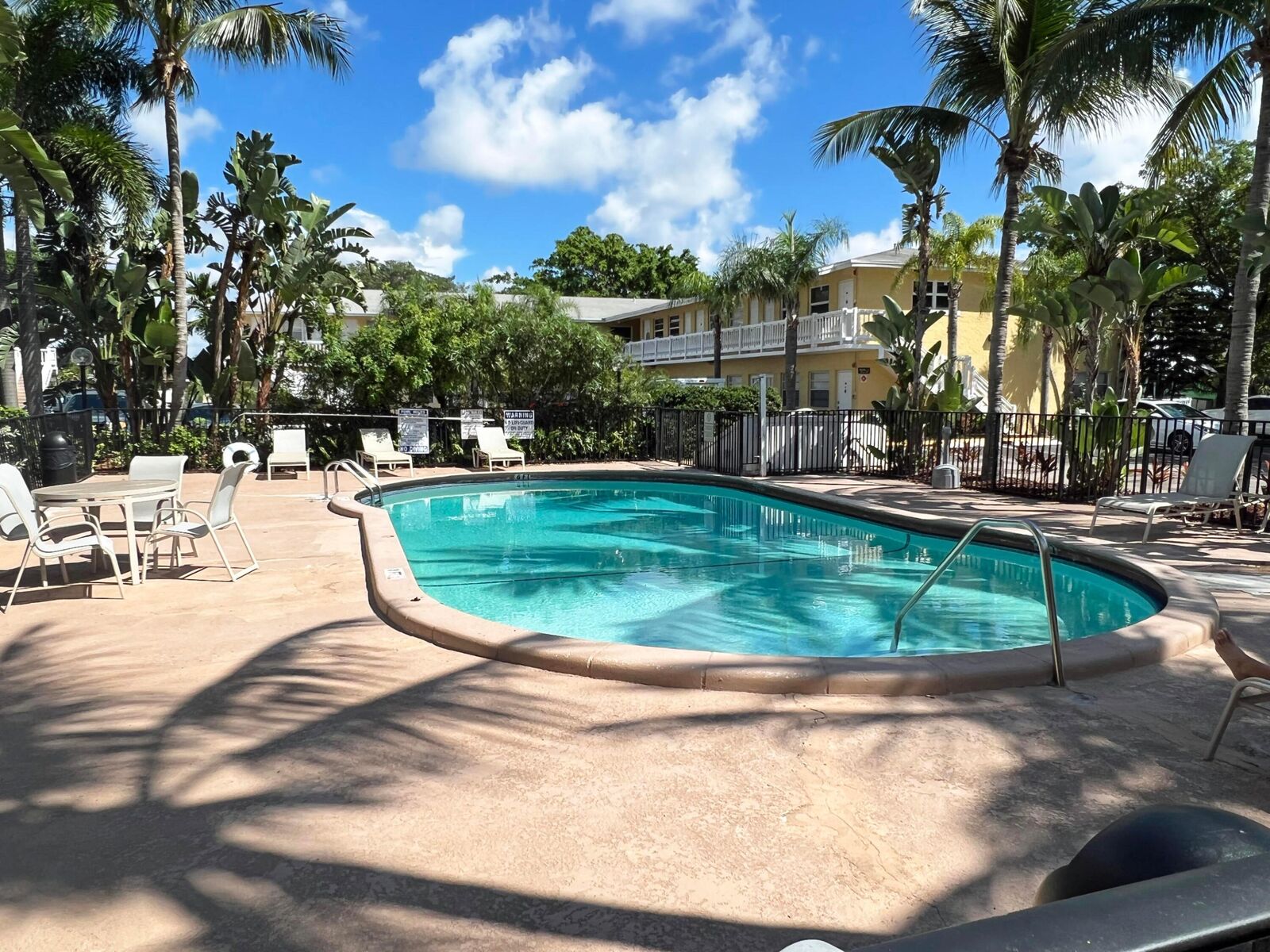 Property Photo:  4050 NE 12th Terrace 15-1  FL 33334 