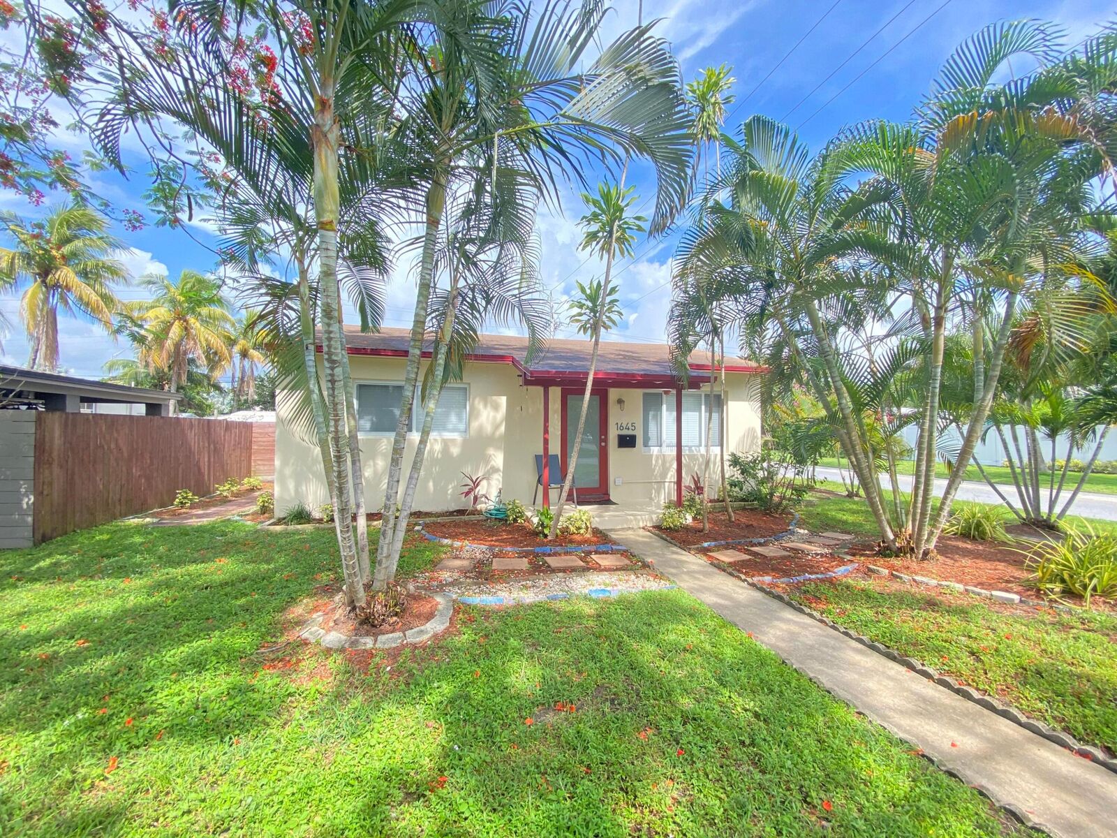 Property Photo:  1645 NE 16th Avenue  FL 33305 