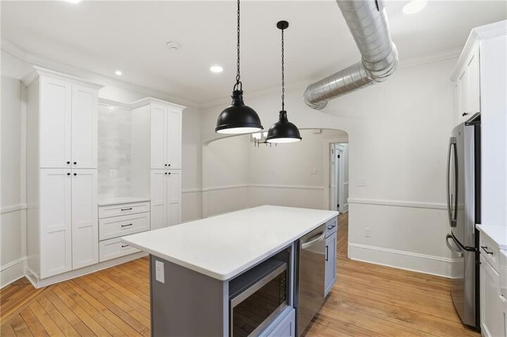 Property Photo:  82 High Street 1S  RI 02809 