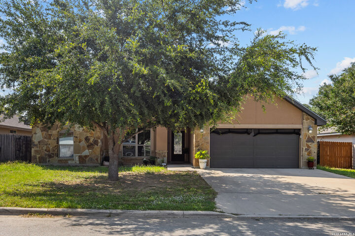 Property Photo: 1812 Wandering Trail TX 78064