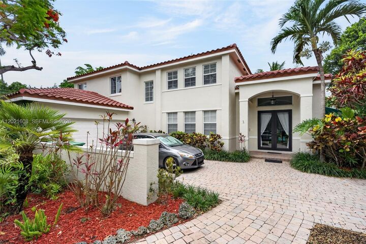 Property Photo: 8204 SW 171st St FL 33157