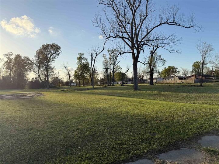 Property Photo:  Tbd Lot 12 N Simmons Street  LA 70601 