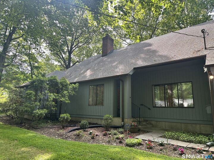 Property Photo:  110 Wedgewood Drive  CT 06612 