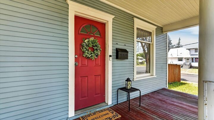 Property Photo:  1127 W Fairview Ave  WA 99205 