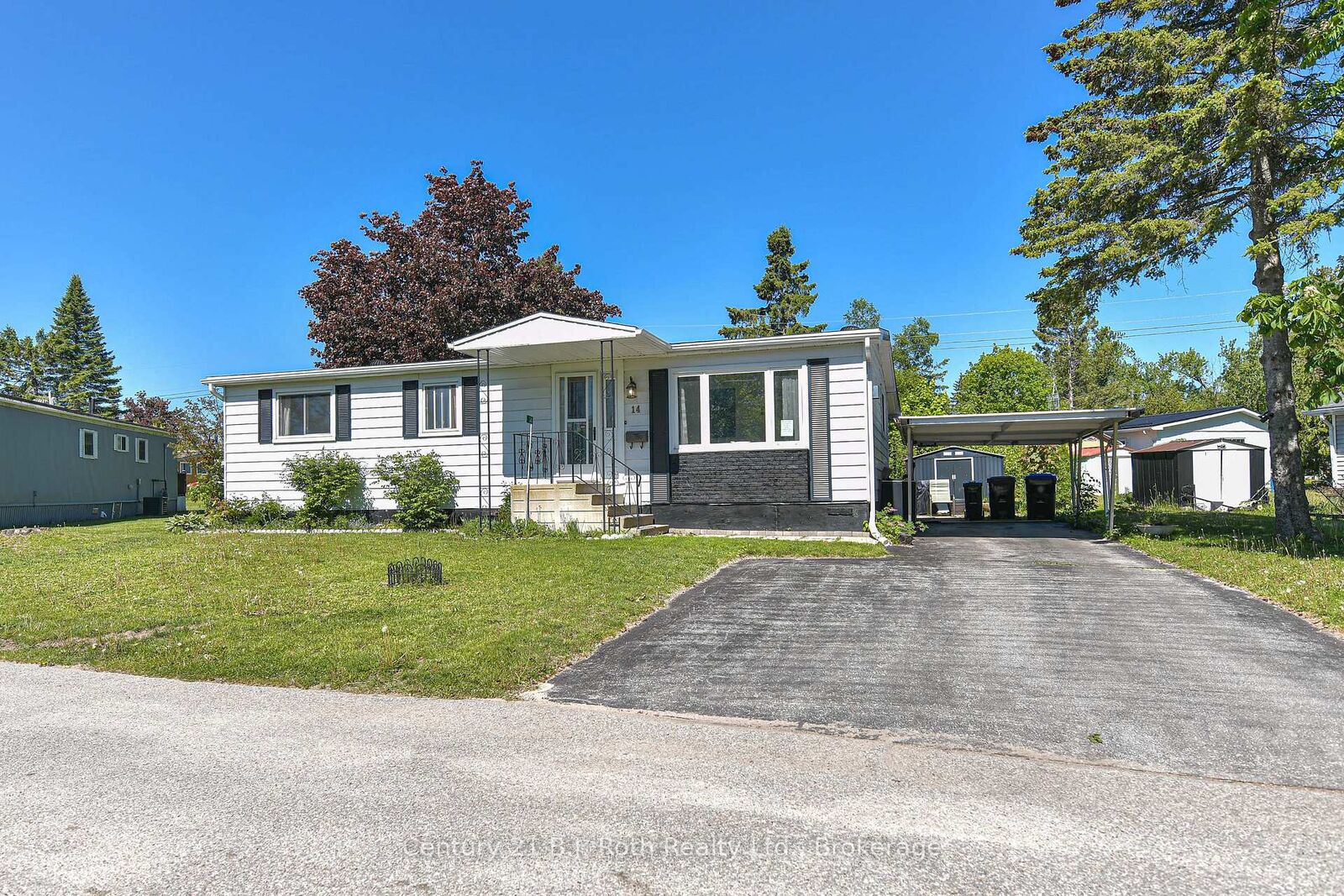 Property Photo: 14 Muir Drive ON L3V 0P9