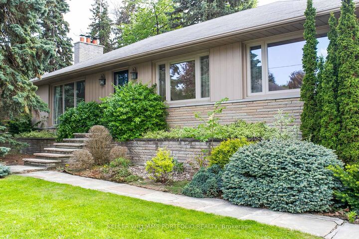 Property Photo: 29 Winlock Park ON M2M 1Z1
