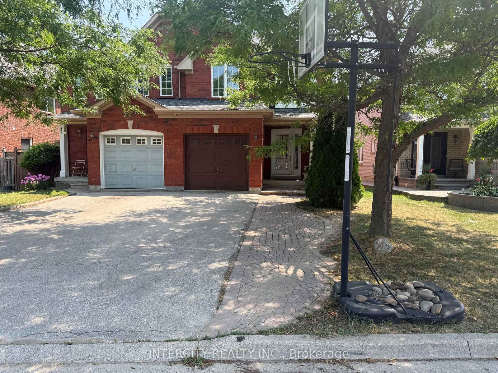 Property Photo: 7 Love Run Road ON L6A 3M2