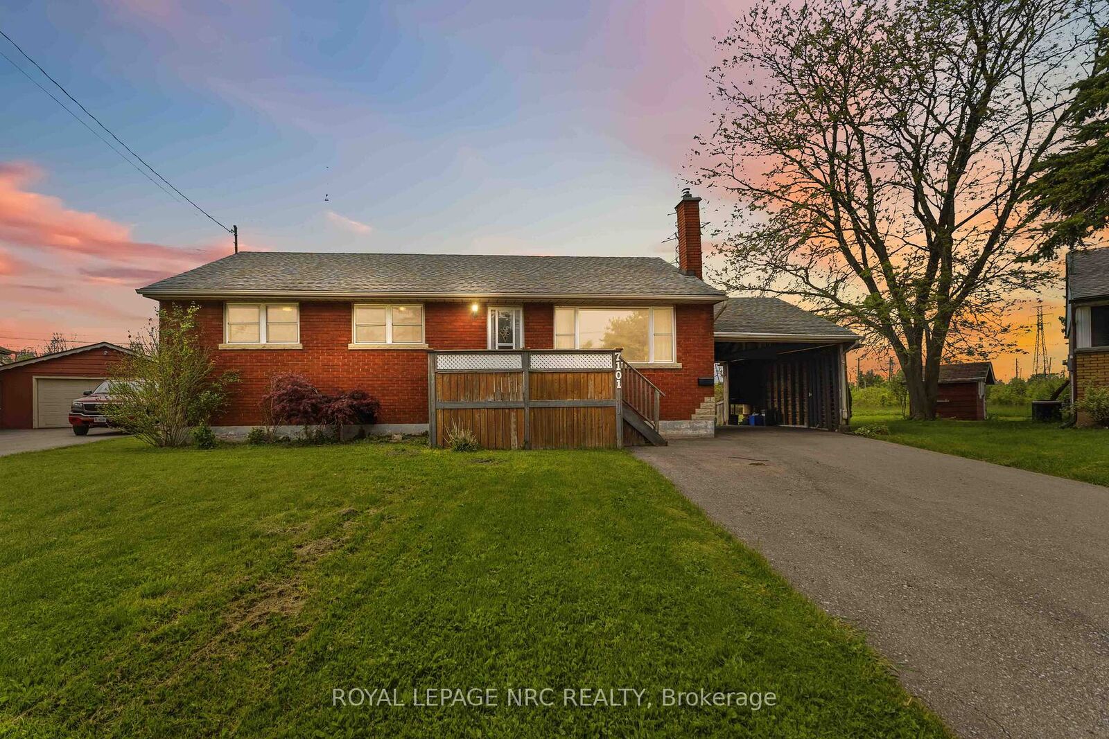 Property Photo: 7101 Roger Crescent ON L2G 3A6