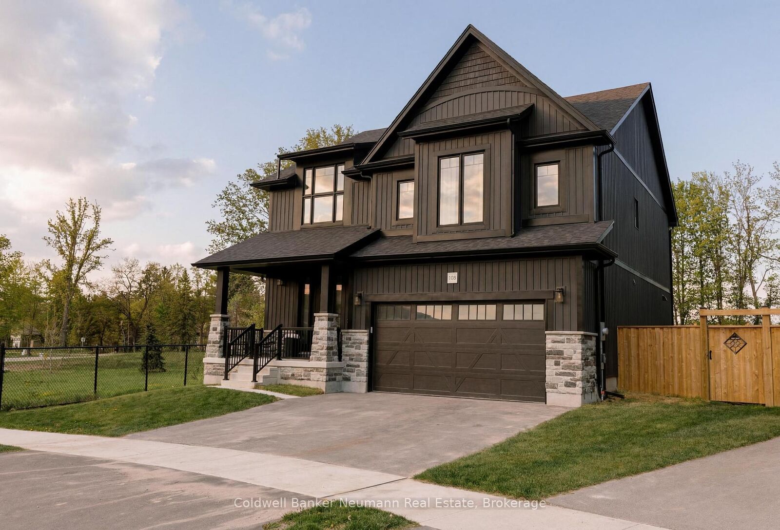 Property Photo:  108 Haylock Avenue  ON N0B 1S0 
