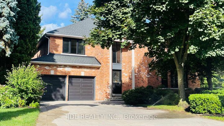 Property Photo: 1283 Lindburgh Court ON L5H 4J2