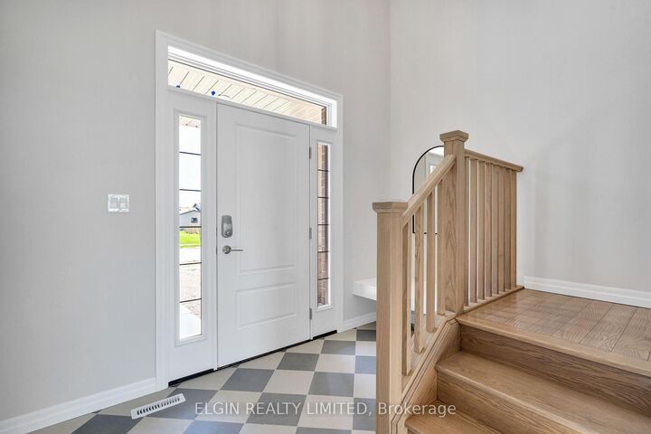 Property Photo: 4 Keba Crescent ON N4G 0K6