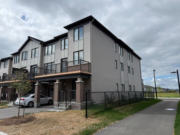 Property Photo: 42 Stitch Mews ON K0A 2Z0