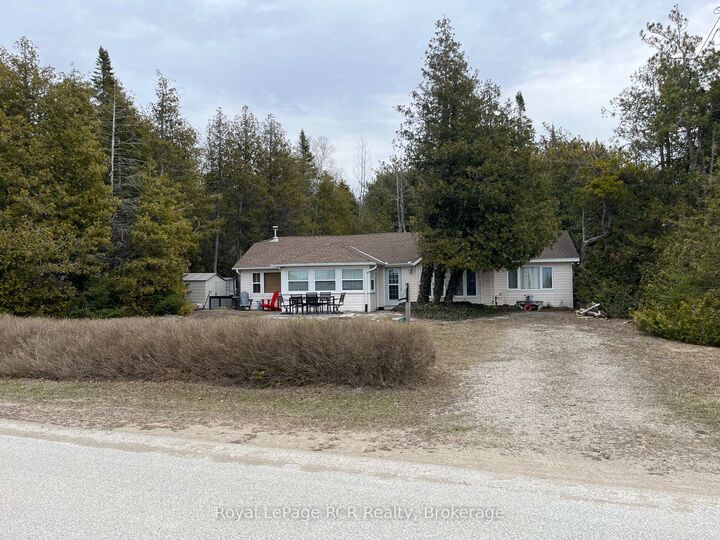 1371 2nd Avenue — photo 1