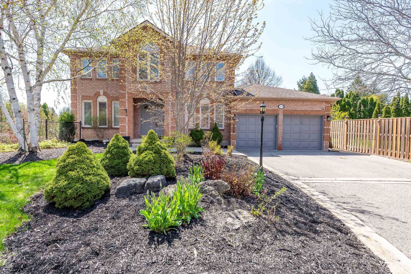Property Photo: 3408 Trelawny Circle ON L5N 6N6