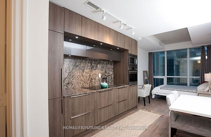 Property Photo: 88 Blue Jays Way 1308 ON M5G 2G3