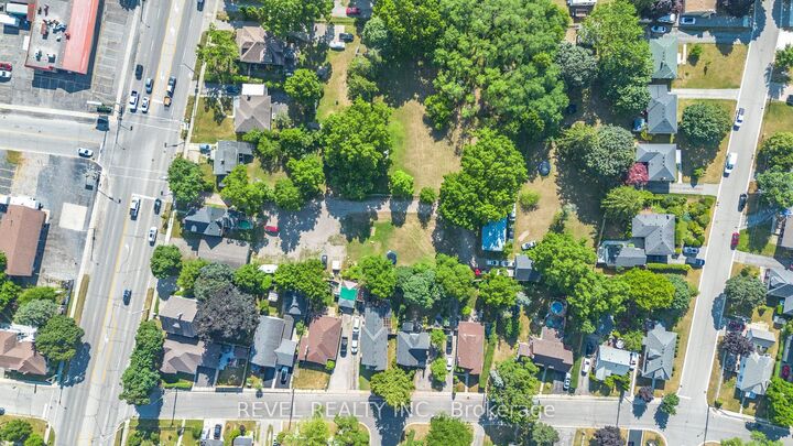 Property Photo: 816 Colborne Street E ON N3S 3S4