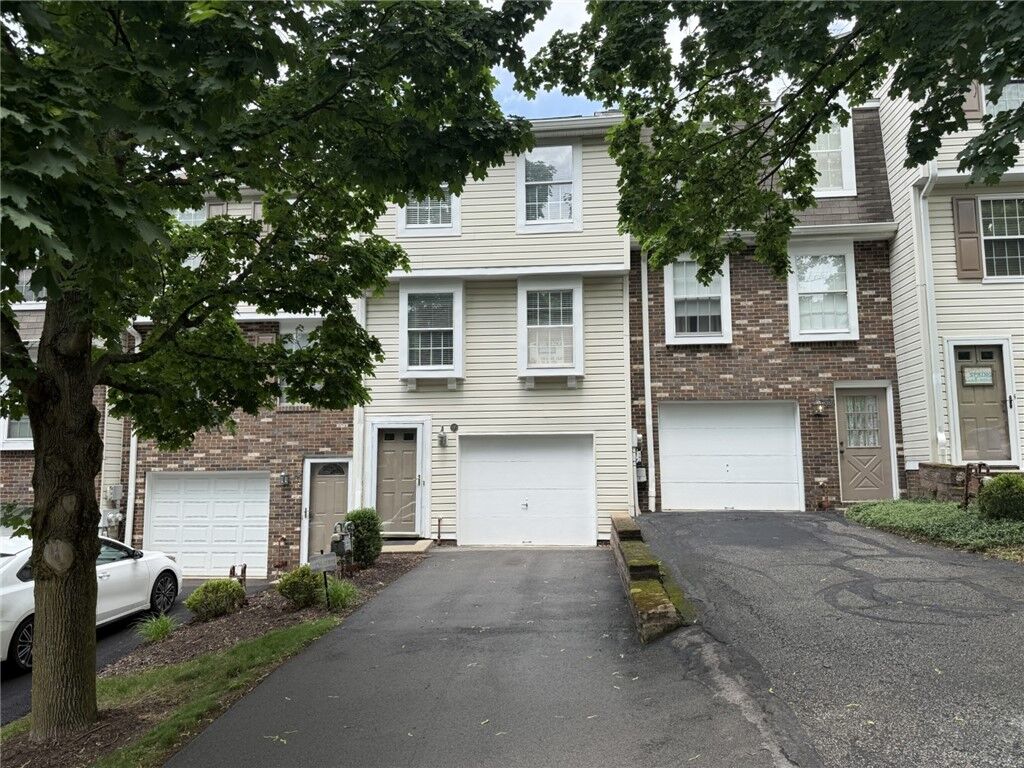 Property Photo:  115 Saxonwald Ln  PA 15234 