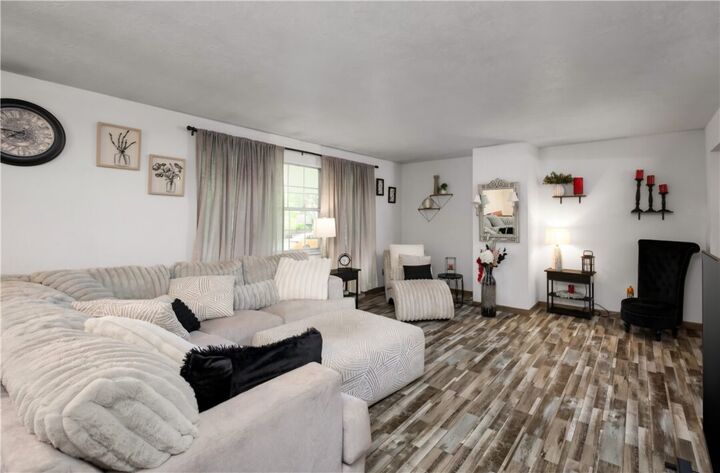 Property Photo:  400 Cherokee  PA 16001 