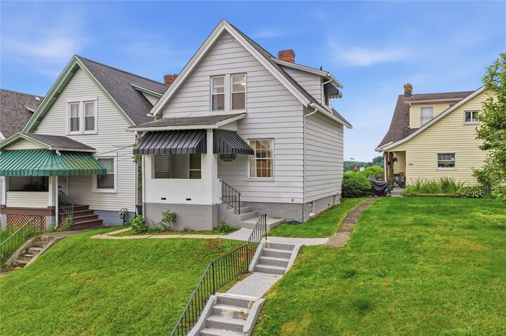 Property Photo:  724 Saint Clair Avenue  PA 15644 