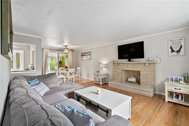 Property Photo:  5431 Hamilton Rd  PA 15044 