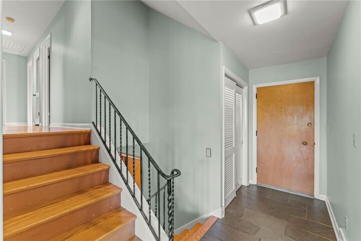 Property Photo:  2635 Fairgreen Drive  PA 15241 