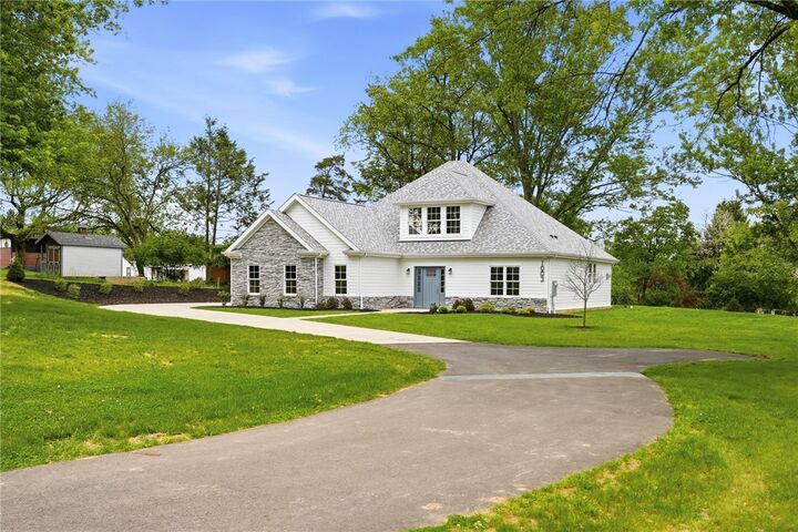 Property Photo: 1003 Taylor Ln PA 15237