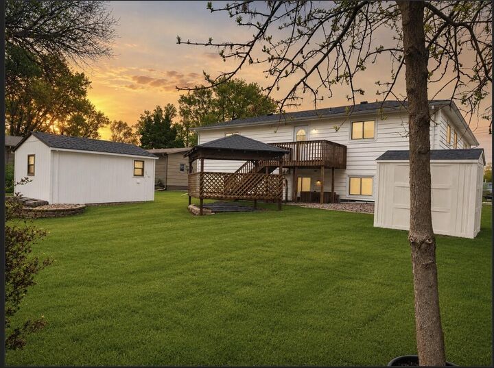 Property Photo: 1512 1/2 S 5th Street SD 57401