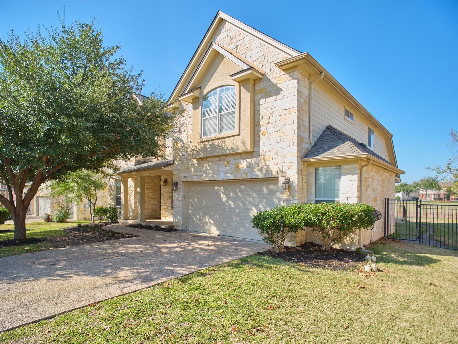 Property Photo:  1116 Hillridge Drive  TX 78665 