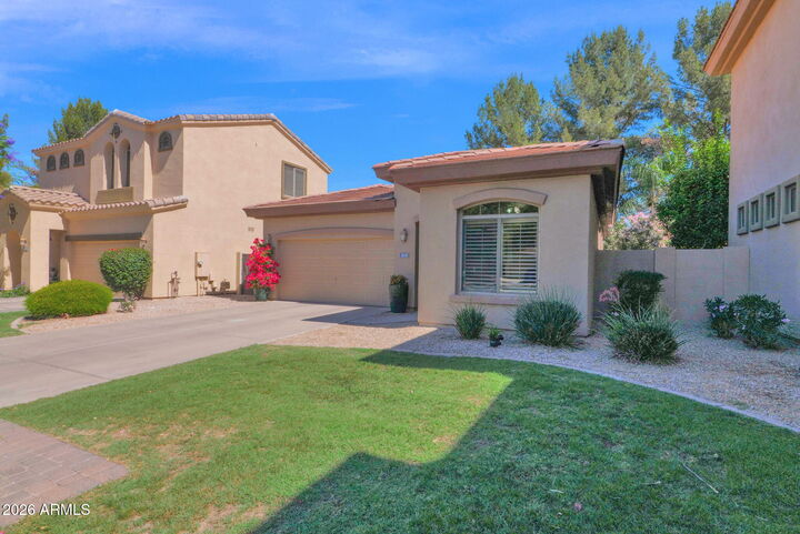 Property Photo: 2018 W Periwinkle Way AZ 85248
