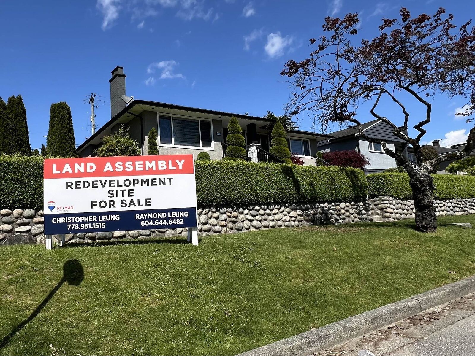 Property Photo: 4701 Ridgelawn Drive BC V5C 3Y1
