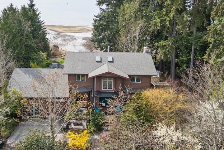 Property Photo: 6283 Sechelt Inlet Road BC V7Z 0L3