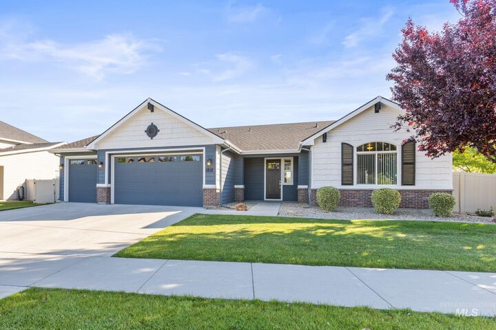Property Photo: 1212 W Olds River Dr. ID 83642