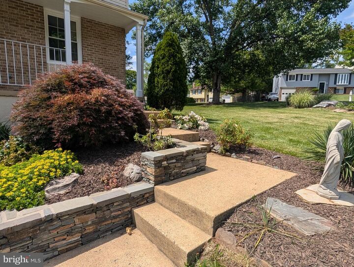 Property Photo:  6816 Rock Creek Court  VA 22306 