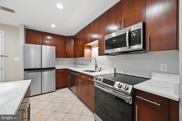 Property Photo: 157 Fleet Street 211 MD 20745
