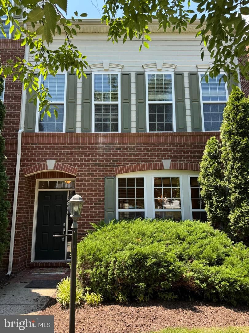 Property Photo:  19449 Coppermine Square  VA 20176 