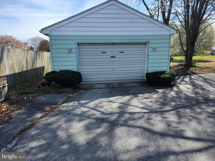 Property Photo: 301 Glendale Drive MD 21804