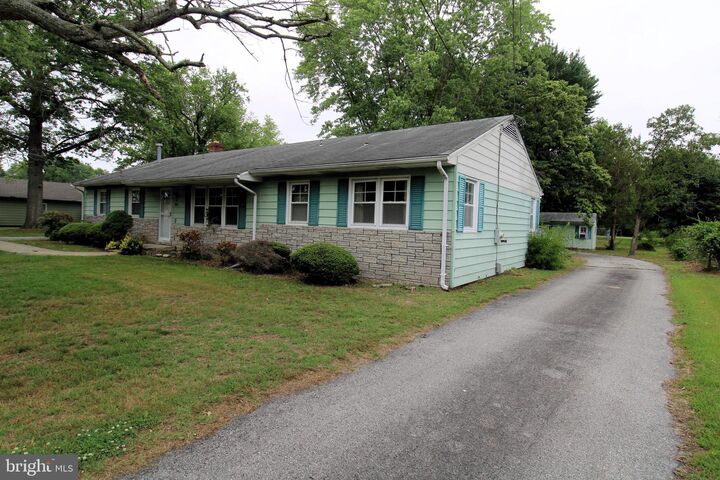 Property Photo:  301 Glendale Drive  MD 21804 