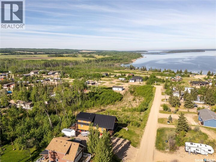 Property Photo:  915 Diamond Willow Drive  SK S0M 1A0 