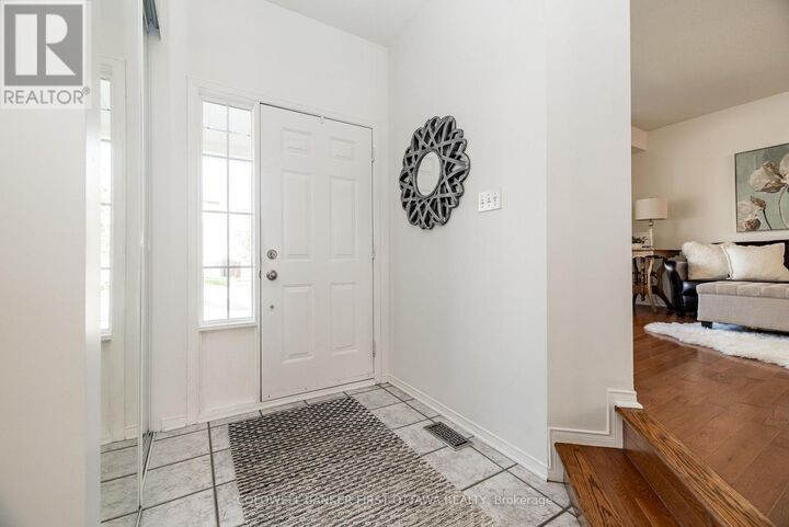 Property Photo: 14 Vistapointe Drive ON K2G 6N5