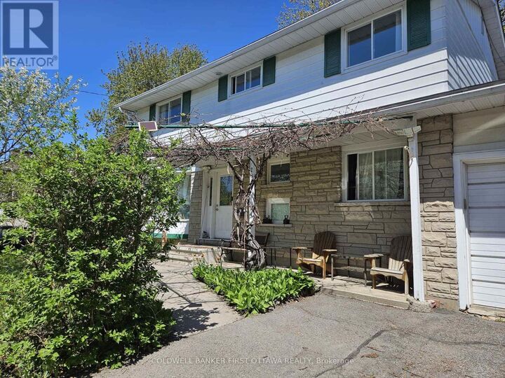 Property Photo:  2061 Balharrie Avenue  ON K1G 1G2 